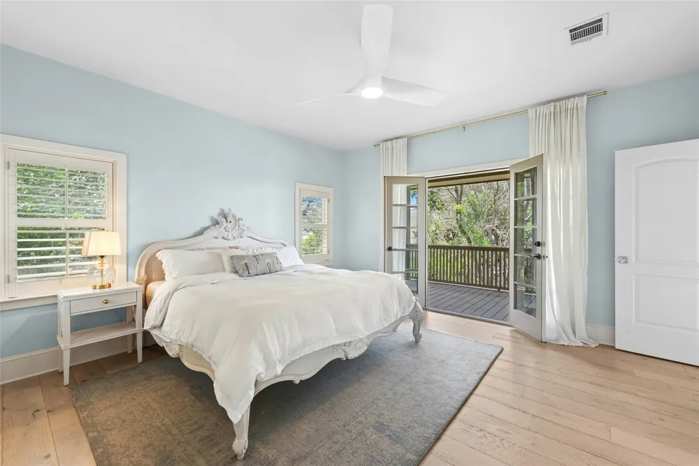 304 Nautilus Avenue Lakeway, TX 78738