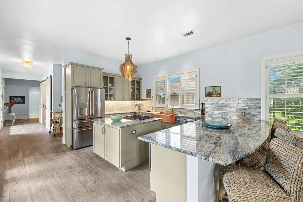 304 Nautilus Avenue Lakeway, TX 78738