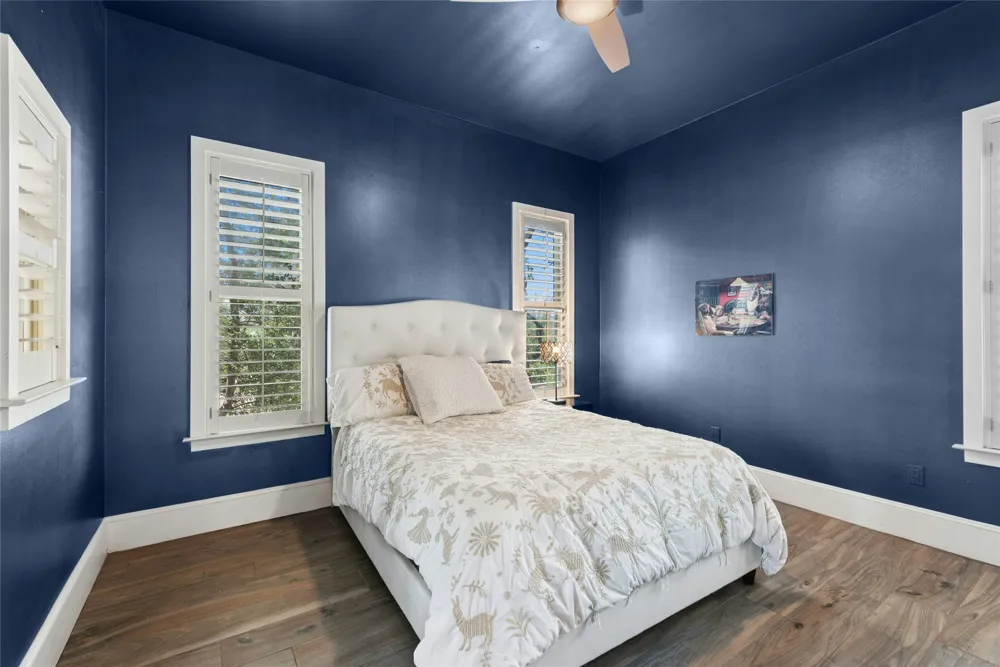 304 Nautilus Avenue Lakeway, TX 78738