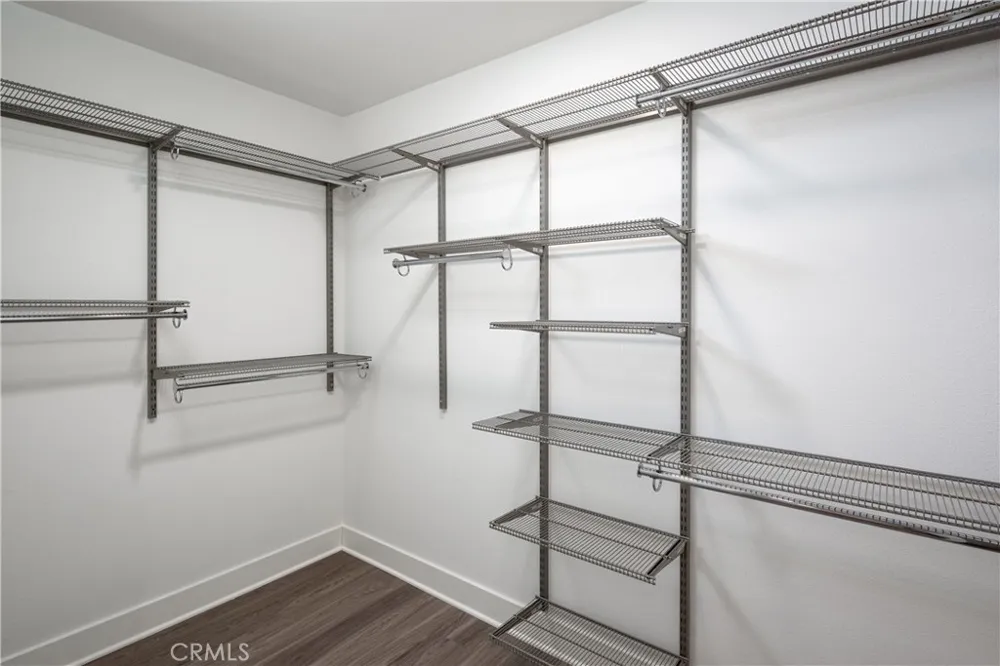 6800 Variel Avenue #204 Canoga Park, CA 91303