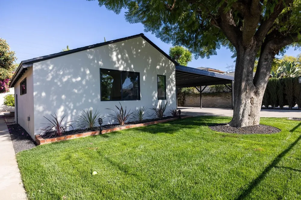 5710 Wilbur Tarzana, CA 91356