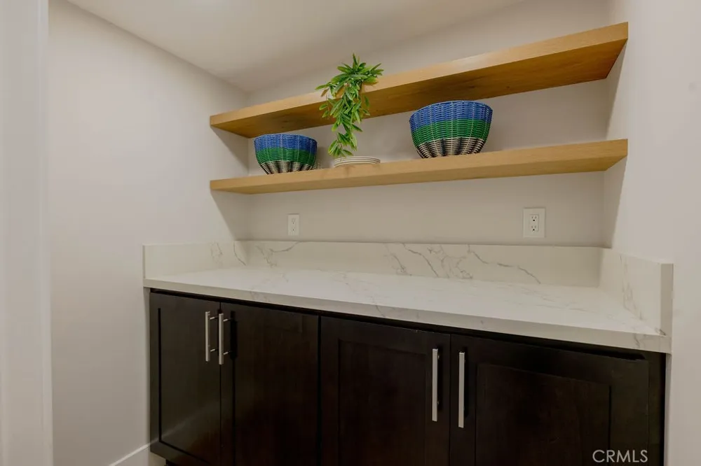 5710 Wilbur Tarzana, CA 91356