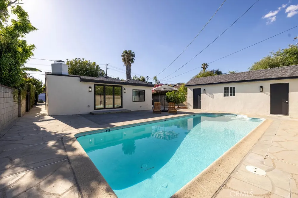 5710 Wilbur Tarzana, CA 91356