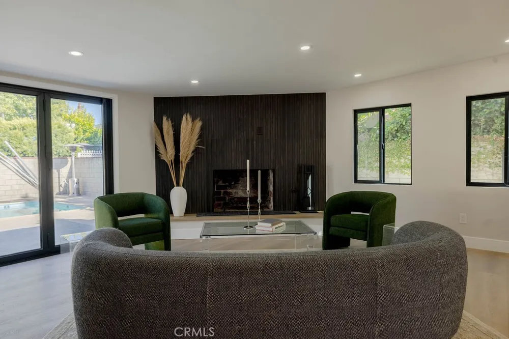 5710 Wilbur Tarzana, CA 91356