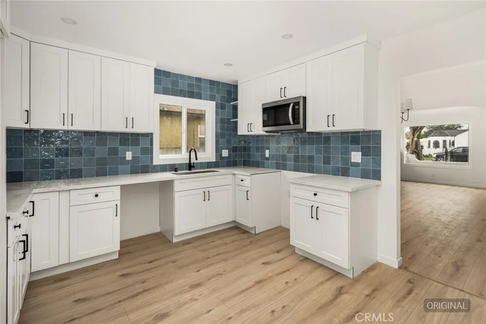 1911 W 65th Los Angeles, CA 90047