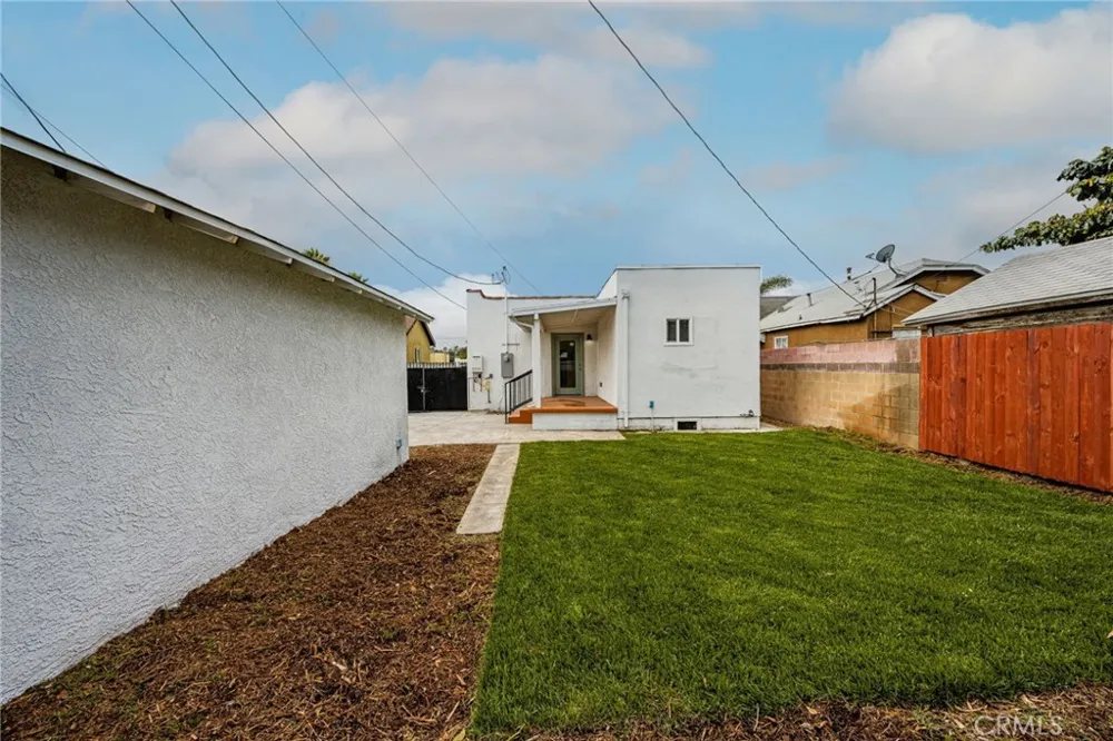 1911 W 65th Los Angeles, CA 90047