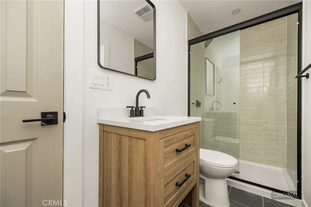1911 W 65th Los Angeles, CA 90047