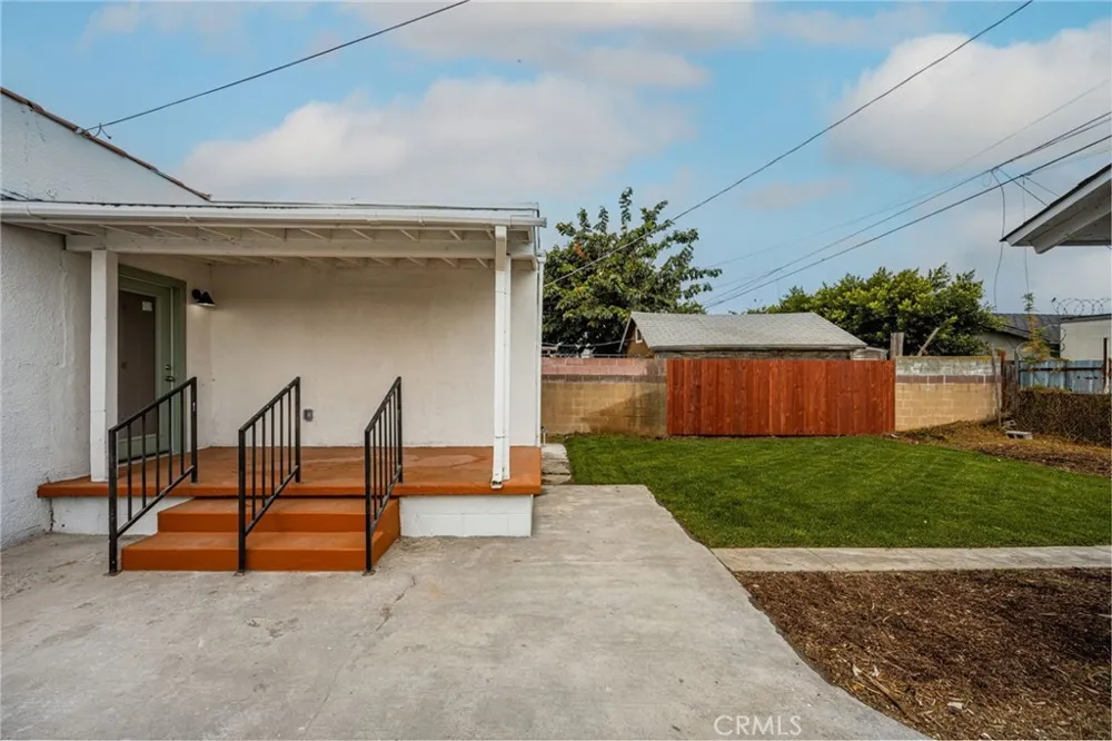 1911 W 65th Los Angeles, CA 90047