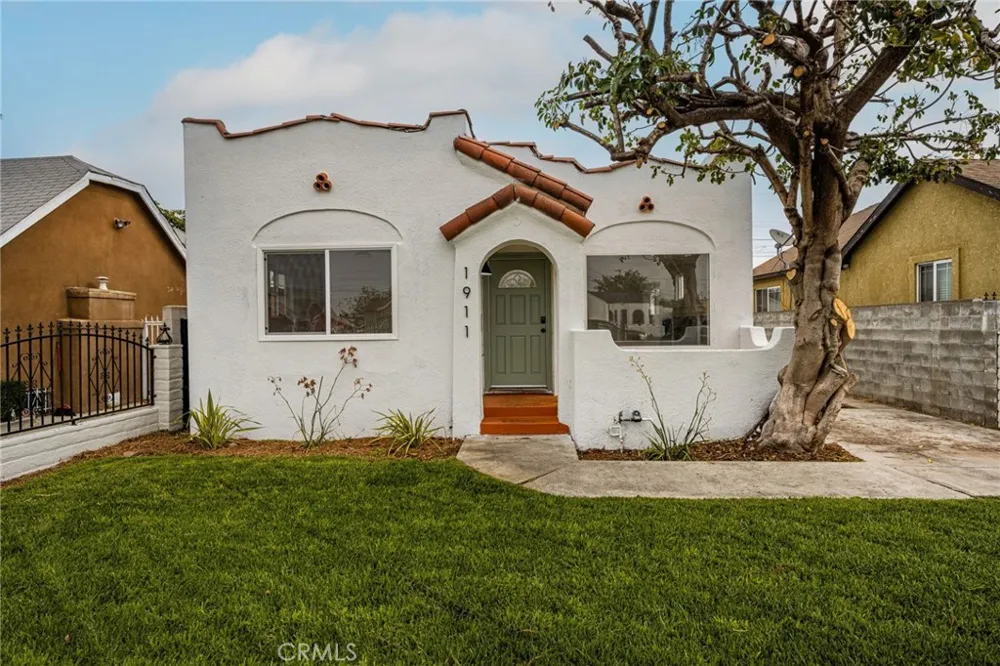 1911 W 65th Los Angeles, CA 90047