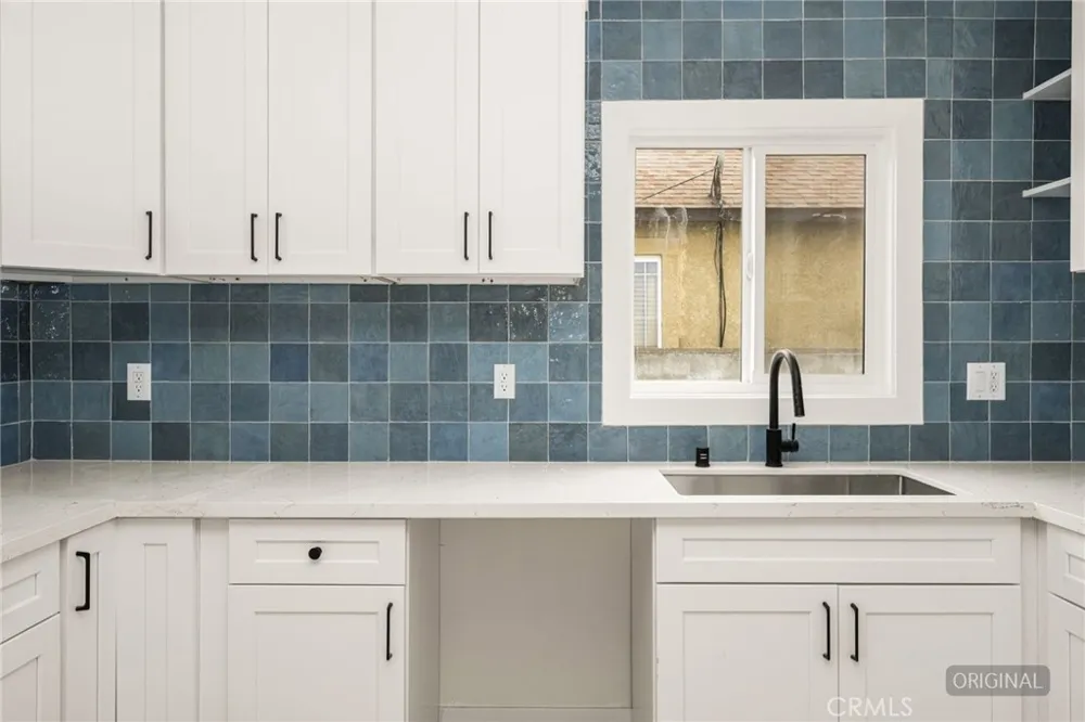 1911 W 65th Los Angeles, CA 90047