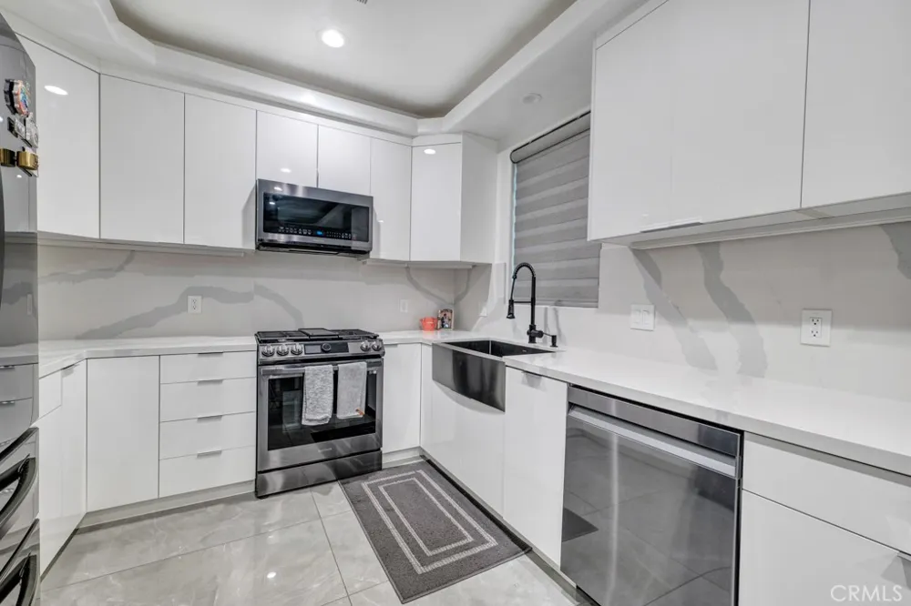 11145 Sunshine Terrace #106 Studio City, CA 91604