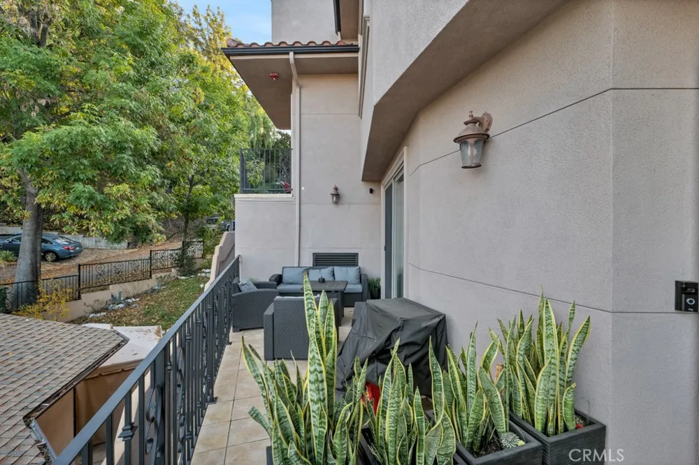 11145 Sunshine Terrace #106 Studio City, CA 91604