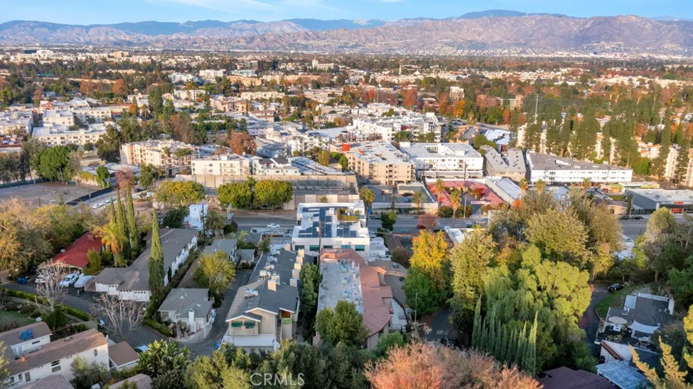 11145 Sunshine Terrace #106 Studio City, CA 91604