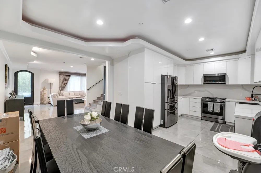 11145 Sunshine Terrace #106 Studio City, CA 91604