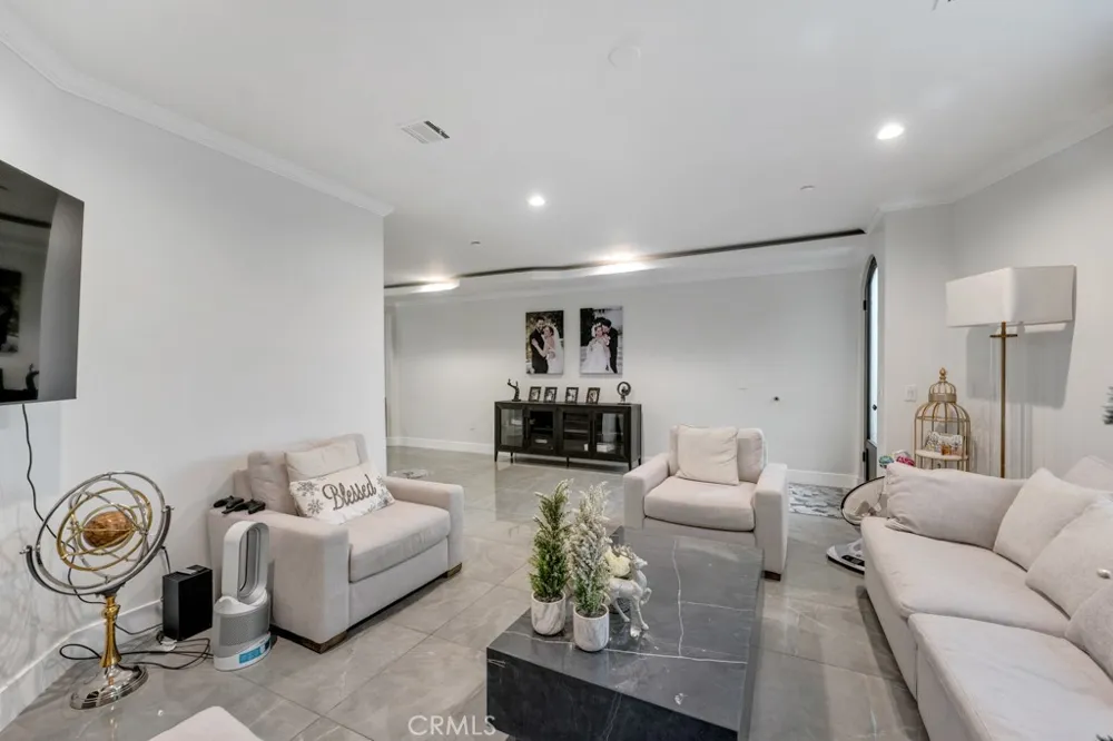11145 Sunshine Terrace #106 Studio City, CA 91604