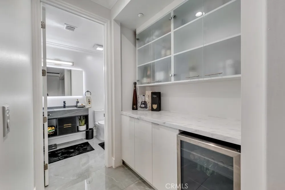 11145 Sunshine Terrace #106 Studio City, CA 91604