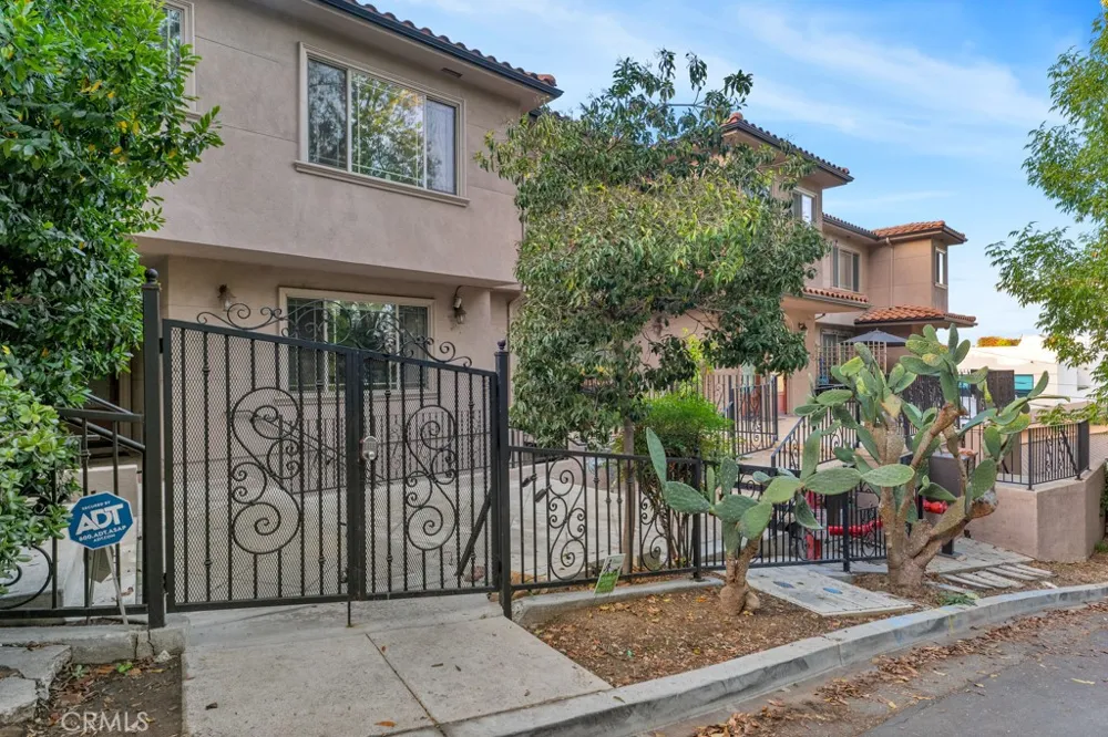 11145 Sunshine Terrace #106 Studio City, CA 91604