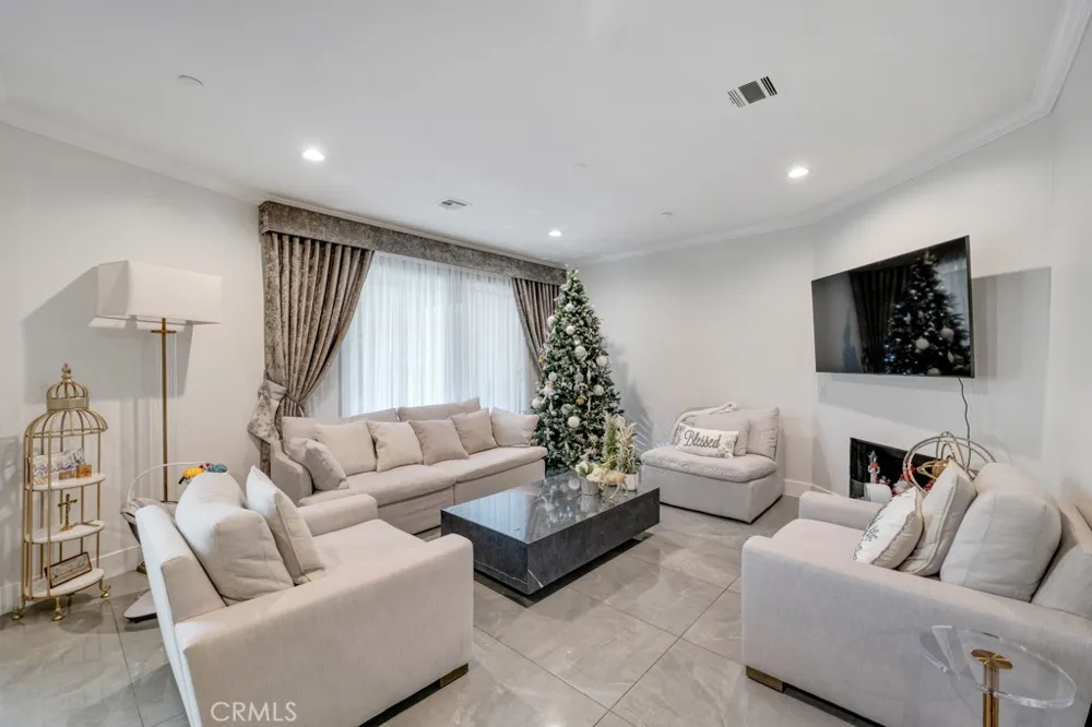 11145 Sunshine Terrace #106 Studio City, CA 91604