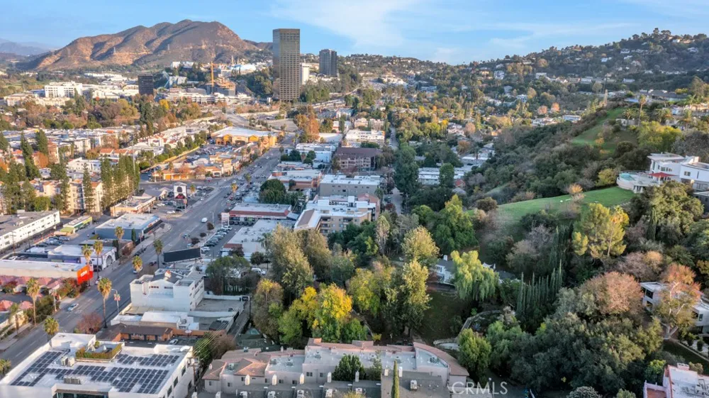 11145 Sunshine Terrace #106 Studio City, CA 91604