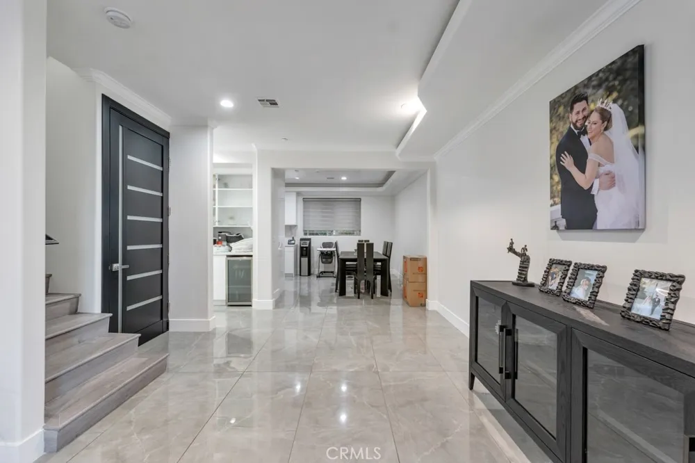 11145 Sunshine Terrace #106 Studio City, CA 91604
