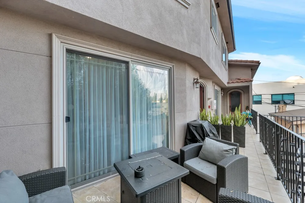 11145 Sunshine Terrace #106 Studio City, CA 91604