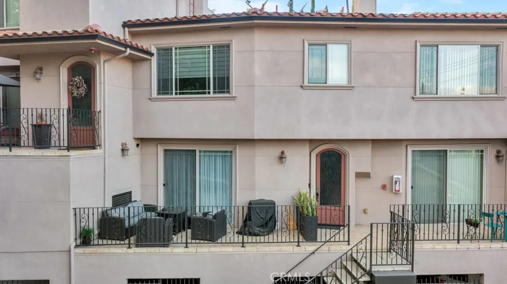 11145 Sunshine Terrace #106 Studio City, CA 91604