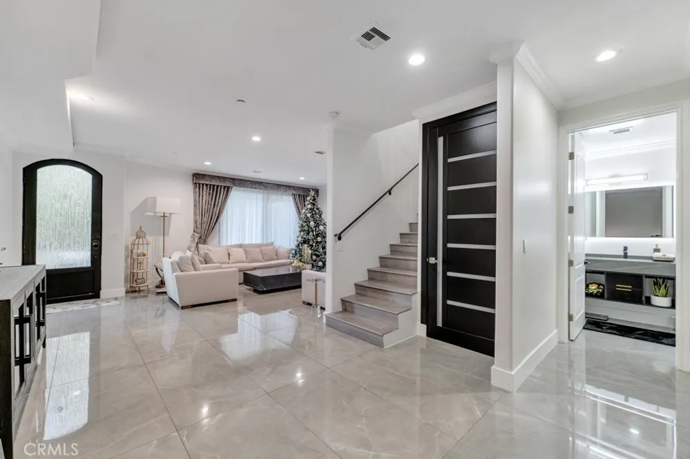 11145 Sunshine Terrace #106 Studio City, CA 91604