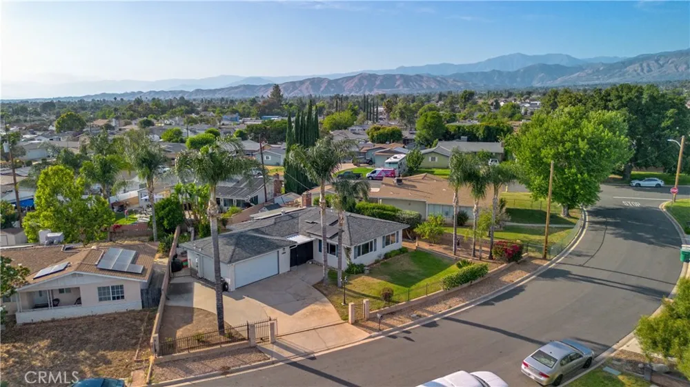 160 Summit View Calimesa, CA 92320