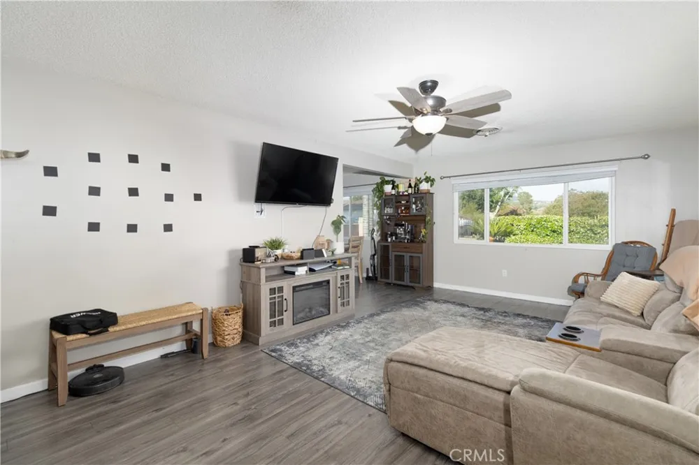160 Summit View Calimesa, CA 92320