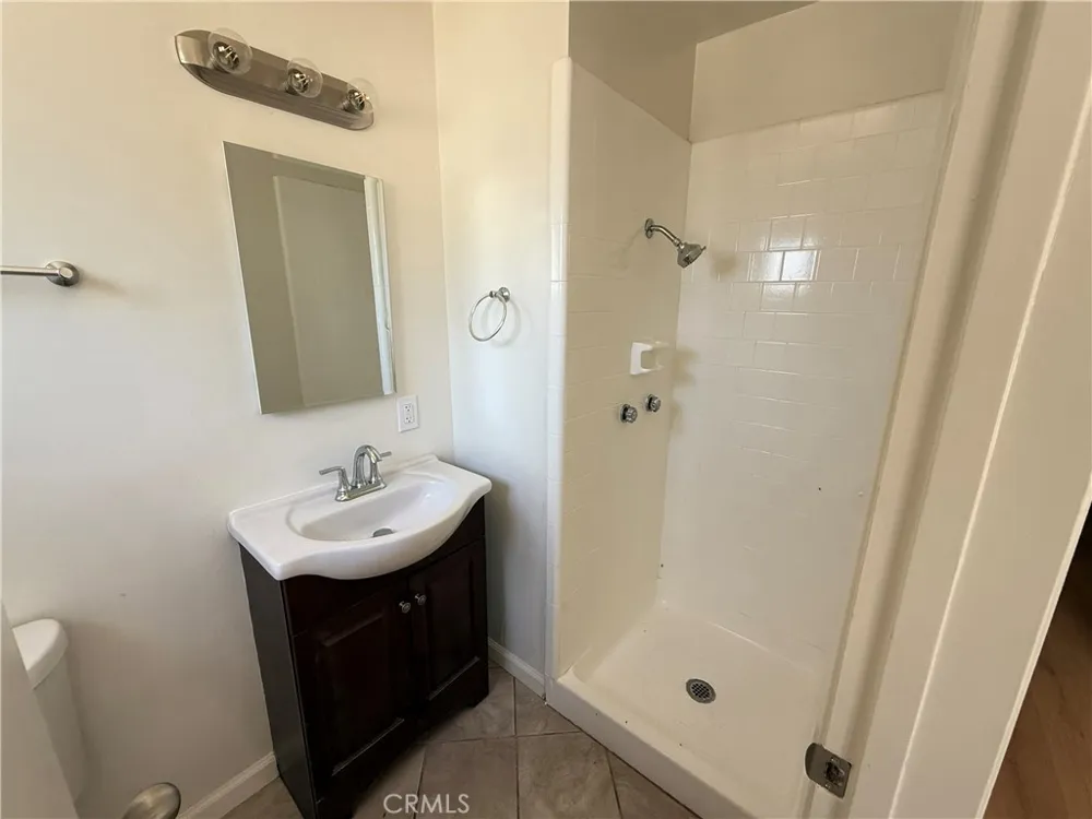 2081 E Stockham Tulare, CA 93274