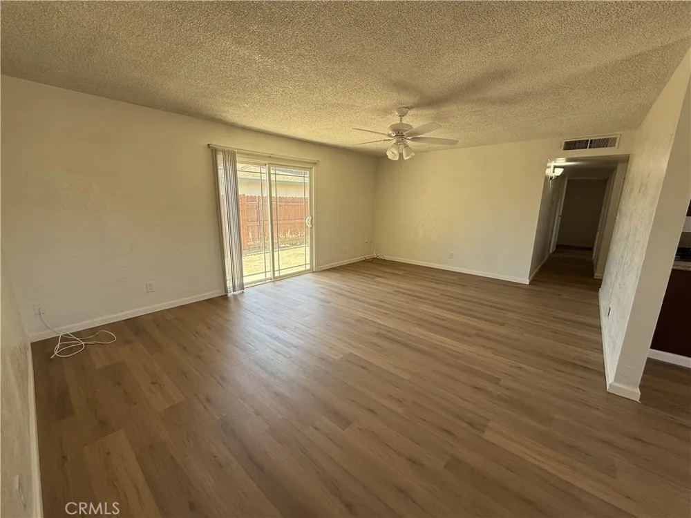 2081 E Stockham Tulare, CA 93274
