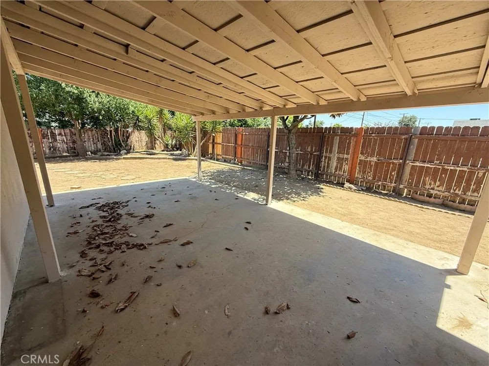 2081 E Stockham Tulare, CA 93274