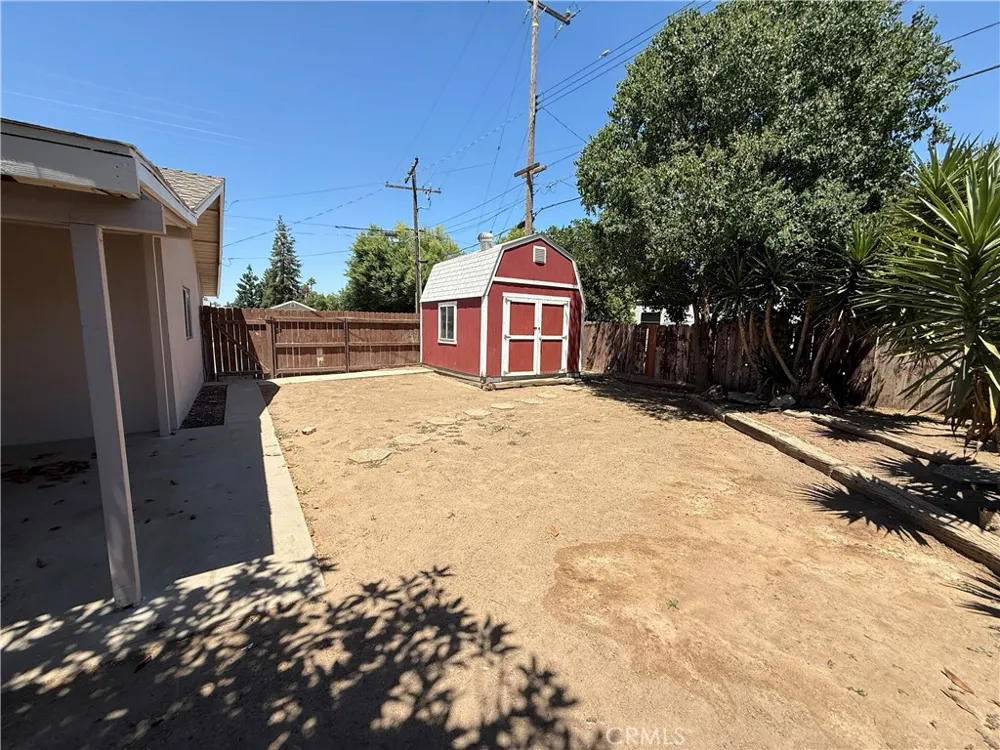 2081 E Stockham Tulare, CA 93274