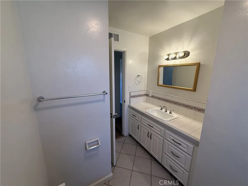 2081 E Stockham Tulare, CA 93274