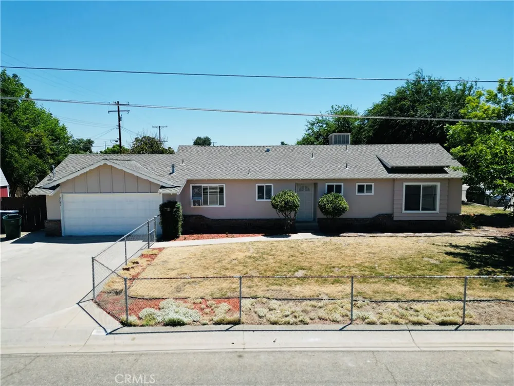 2081 E Stockham Tulare, CA 93274