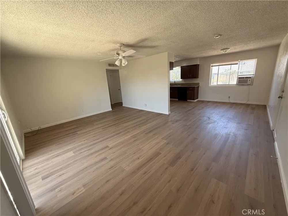 2081 E Stockham Tulare, CA 93274