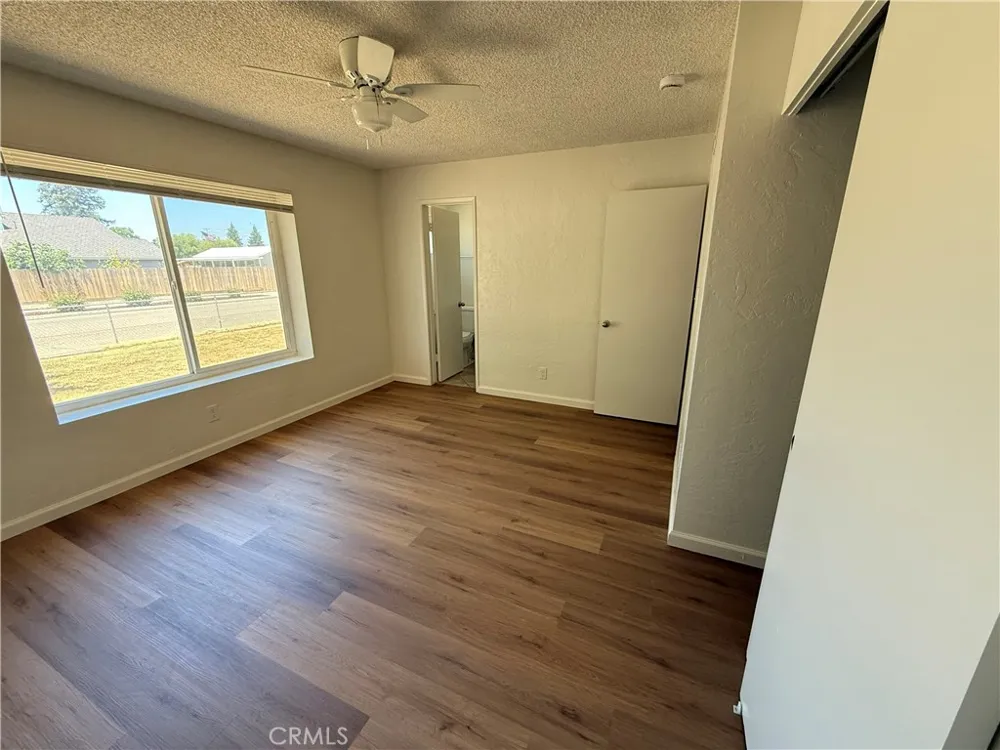 2081 E Stockham Tulare, CA 93274