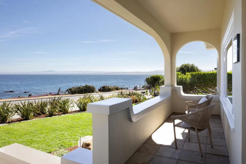 1051 Ocean View Boulevard Pacific Grove, CA 93950