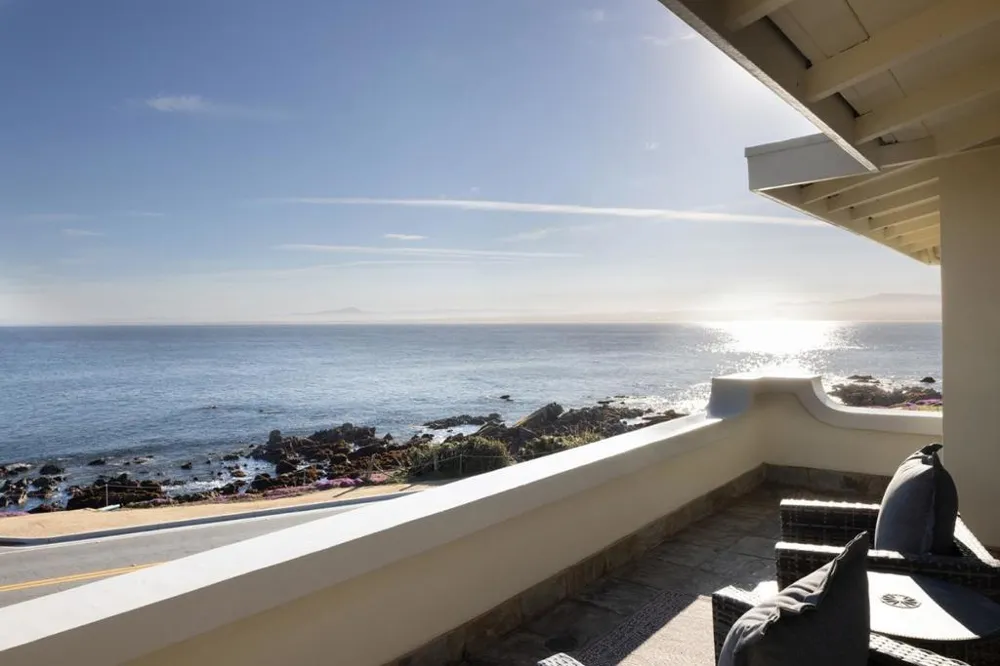 1051 Ocean View Boulevard Pacific Grove, CA 93950