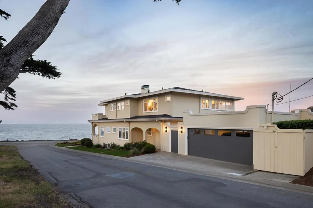 1051 Ocean View Boulevard Pacific Grove, CA 93950