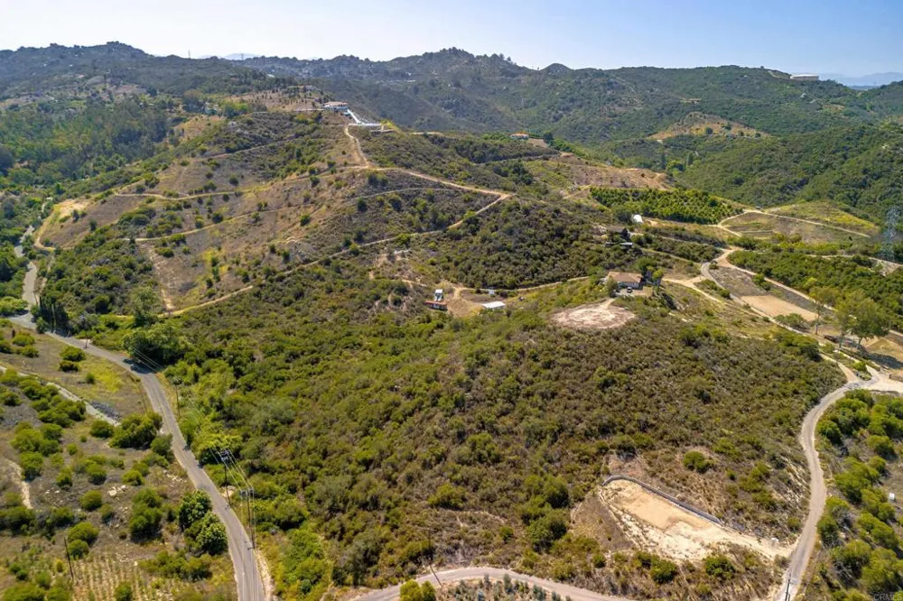 27 Daily Road Fallbrook, CA 92028