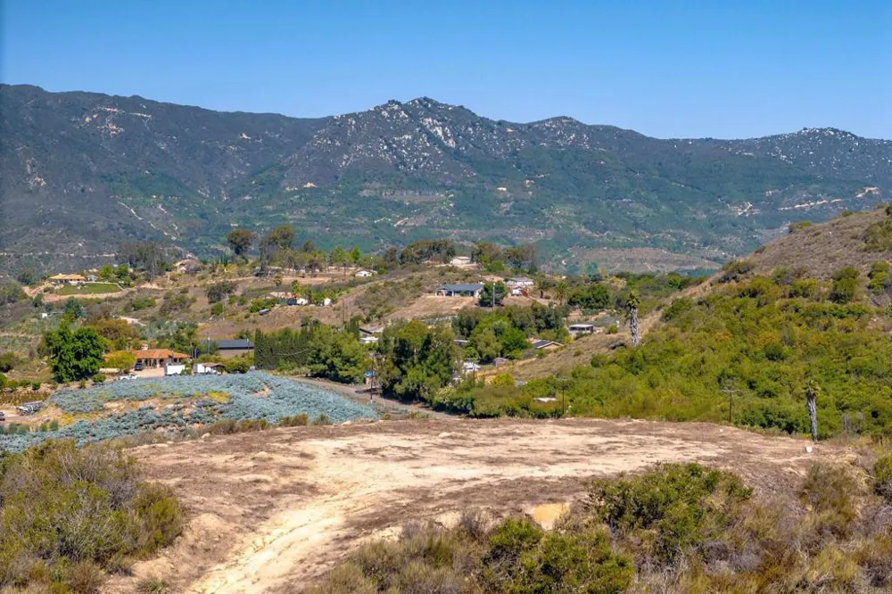 27 Daily Road Fallbrook, CA 92028