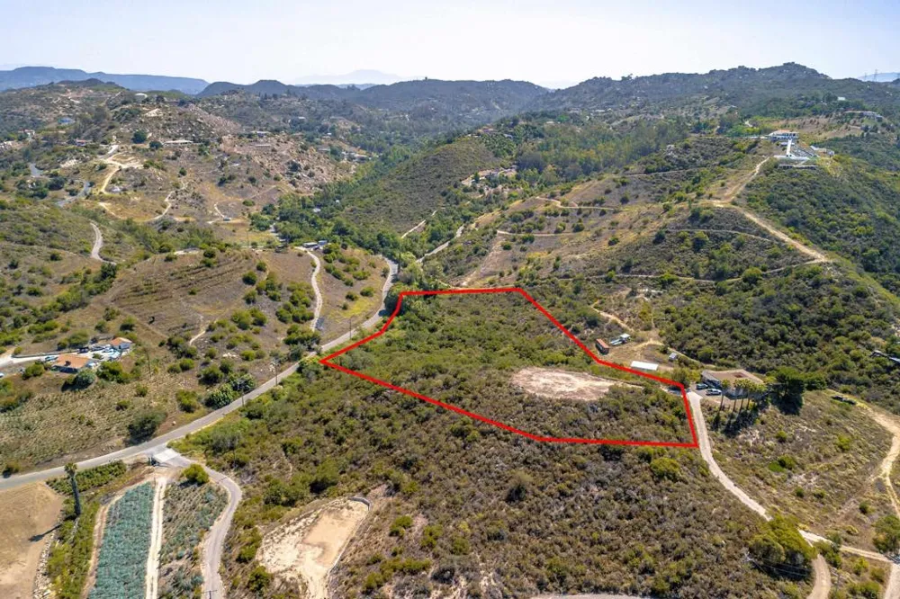 27 Daily Road Fallbrook, CA 92028
