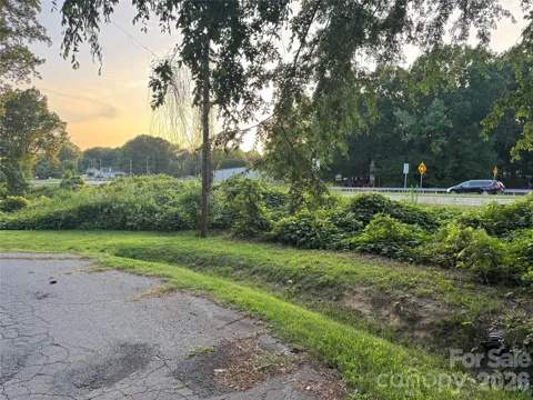 400 Boone Avenue #30
