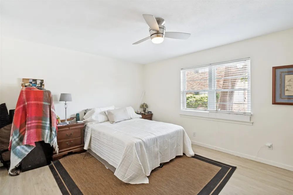 3031 Mahanna Springs Drive #B Dallas, TX 75235
