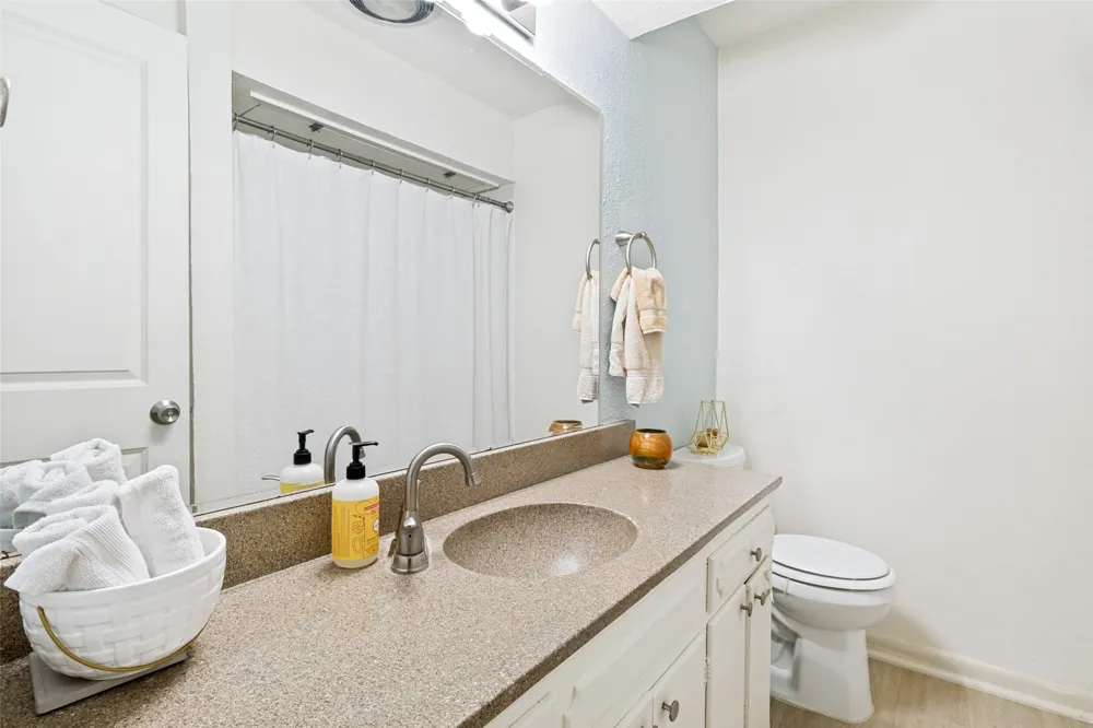 3031 Mahanna Springs Drive #B Dallas, TX 75235