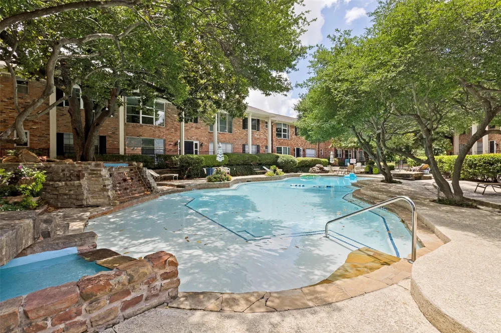 3031 Mahanna Springs Drive #B Dallas, TX 75235