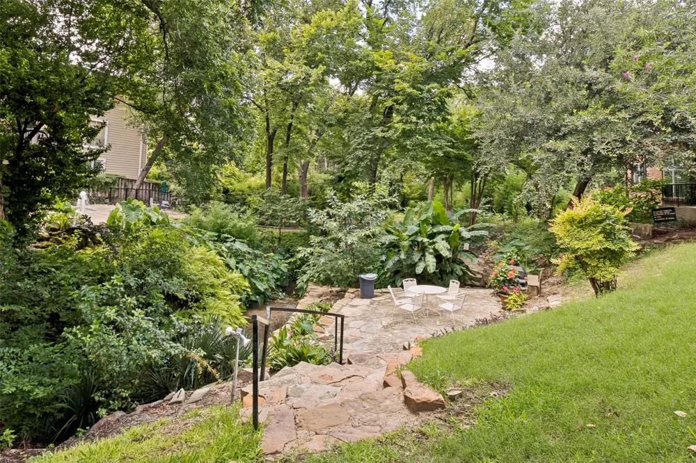 3031 Mahanna Springs Drive #B Dallas, TX 75235