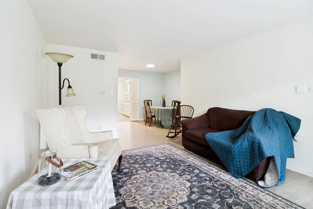 3031 Mahanna Springs Drive #B Dallas, TX 75235