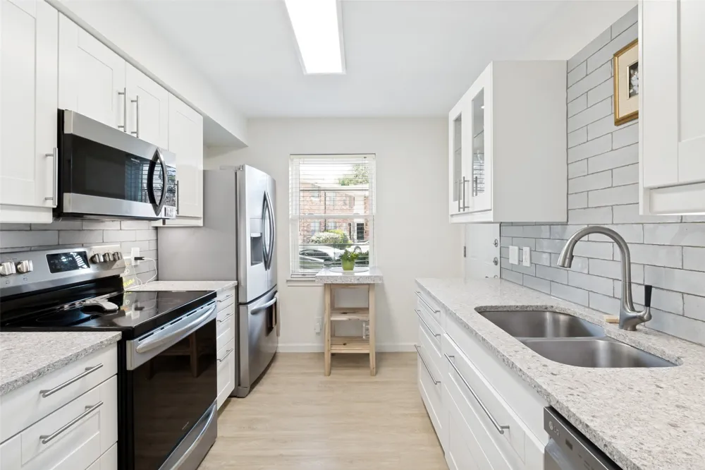 3031 Mahanna Springs Drive #B Dallas, TX 75235